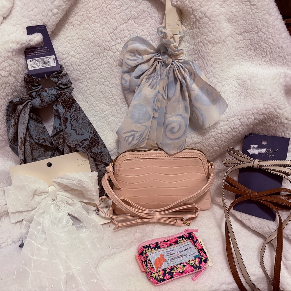 Elegant Pink Crossbody Bag with Bows, Bows, Bows!! And a cute SS Wallet!